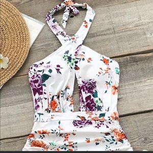 Cupshe one piece 🌸 floral 🌸 swimsuit 👙